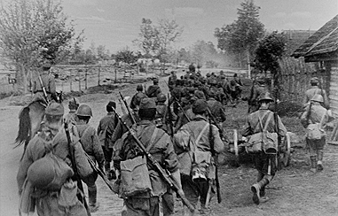солдаты Красной Армии на марше